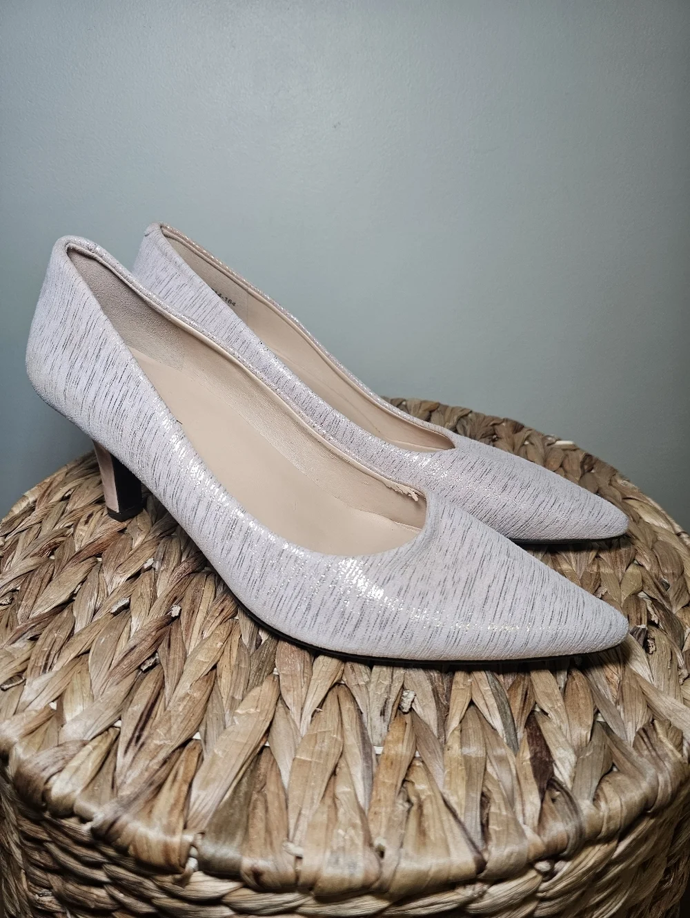 TROTTERS Noelle Metallic Leather Pumps Pointed Toe Kitten Heel Champagne Nude 8M